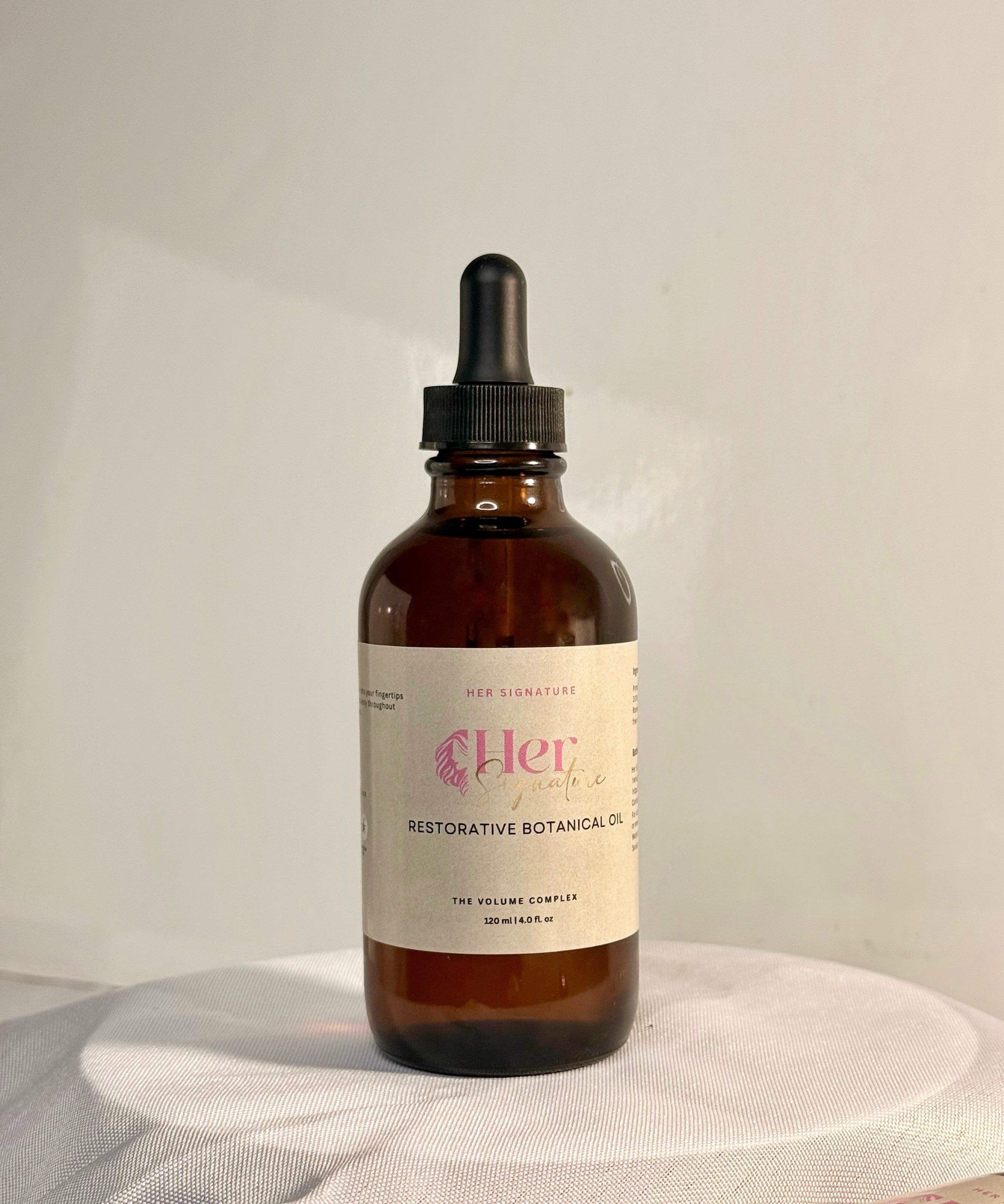 HER SIGNATURE RESTORATIVE BOTANICAL OIL